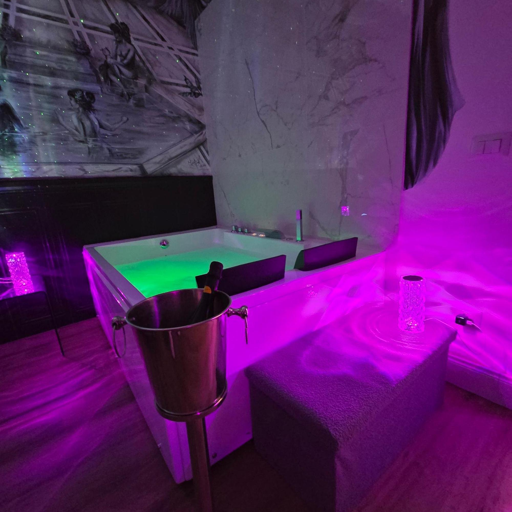 Couette-café Mirror Jacuzzi Colosseo Monti Rome