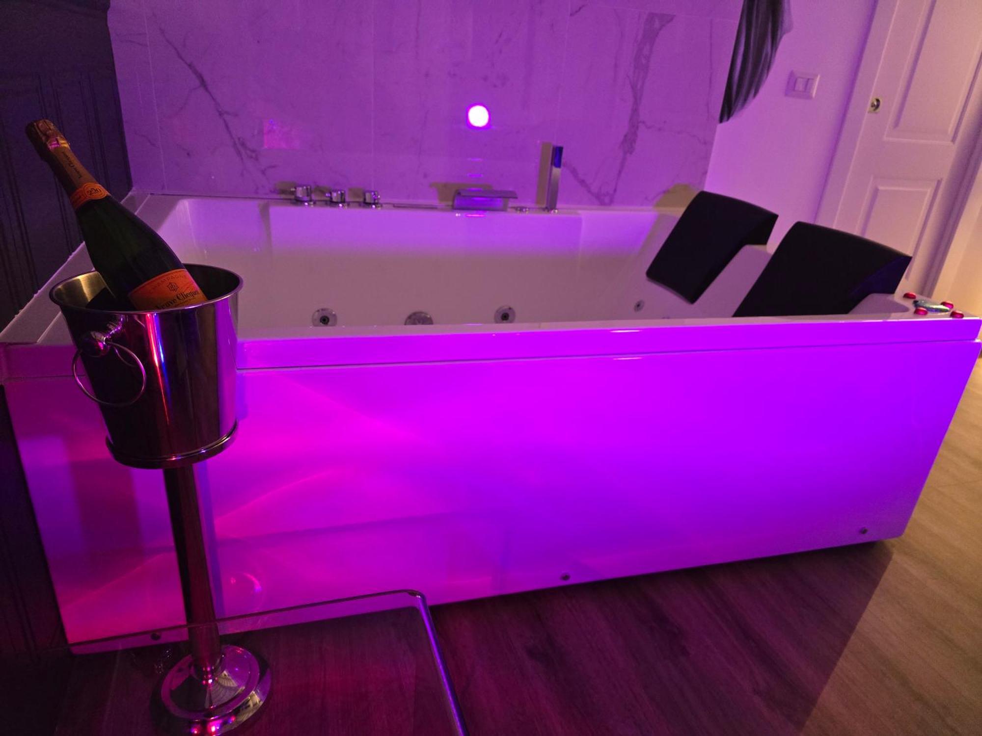 Couette-café Mirror Jacuzzi Colosseo Monti Rome
