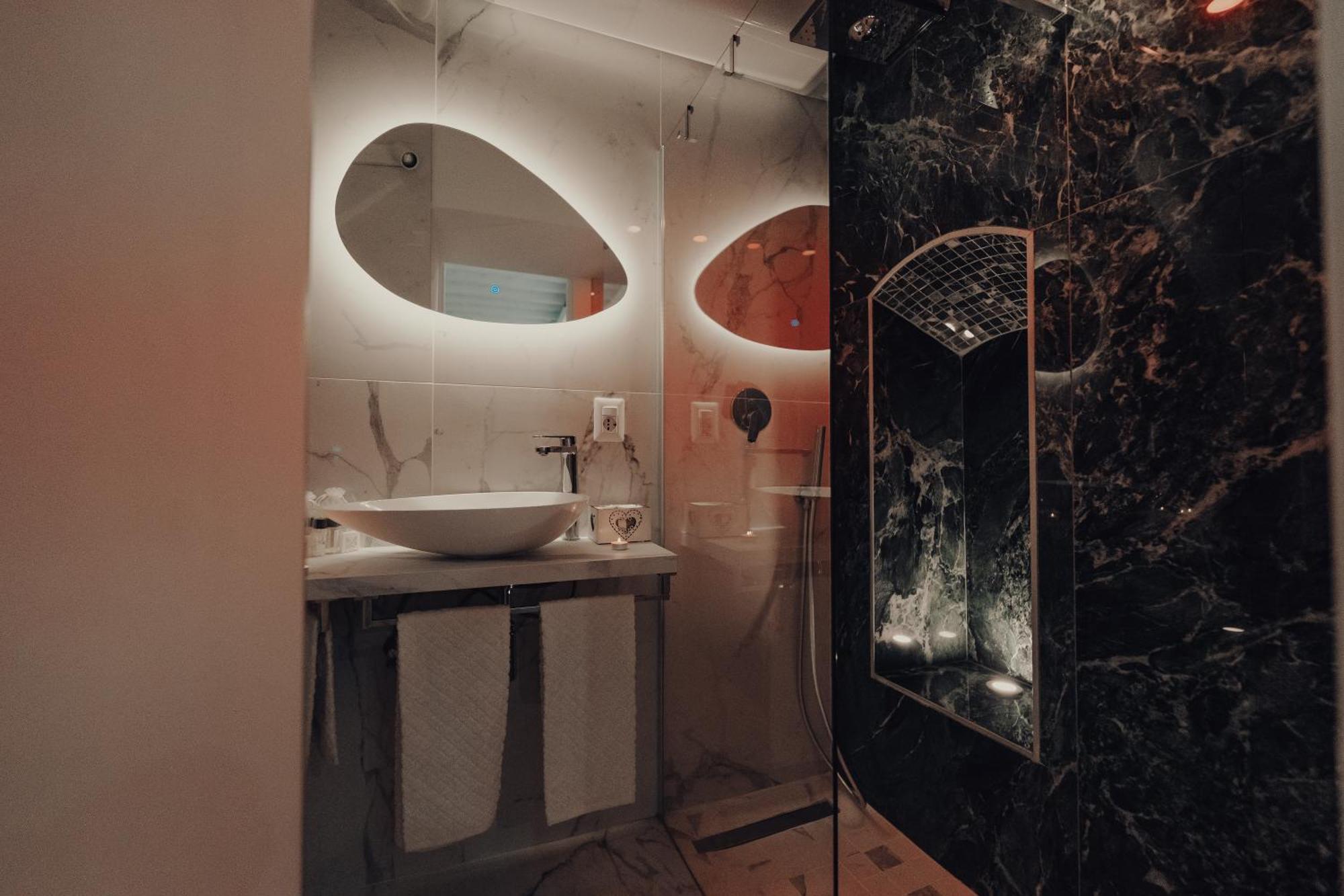 Couette-café Mirror Jacuzzi Colosseo Monti *